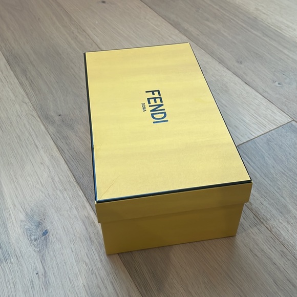 Empty Fendi shoe box - Picture 3 of 4